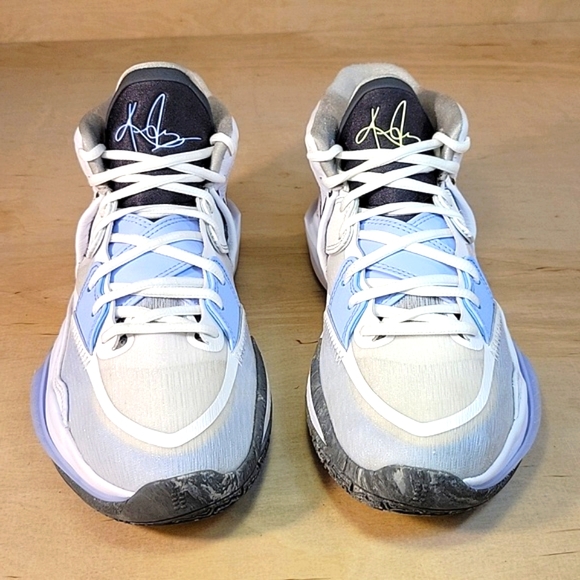 Nike Kyrie Infinity Smoke And Mirrors Basketball Shoes - Picture 3 of 9